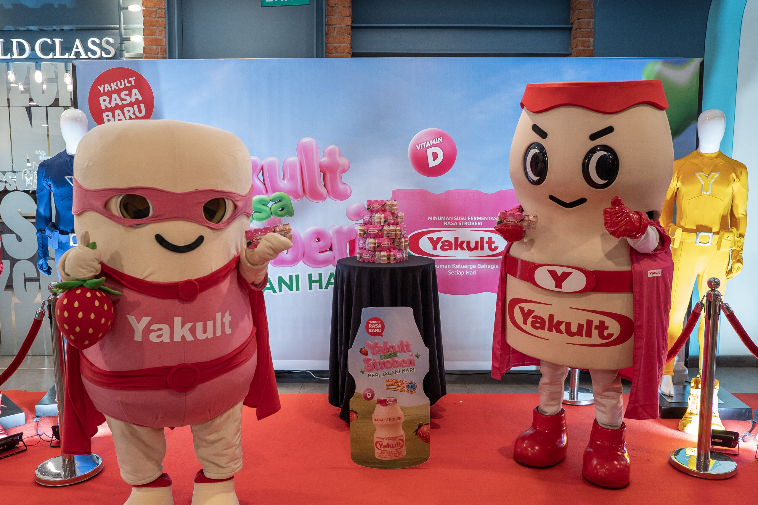 Yakult Rasa Stroberi Diperkenalkan, Tegaskan Komitmen Jaga Kesehatan Pencernaan dengan Minuman Probiotik