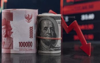 Nilai tukar Rupiah terhadap Dolar AS kembali melemah hingga menyentuh level Rp17.675 per Dolar pada perdagangan Senin (18/5/2026), menjadi yang terburuk sepanjang sejarah.