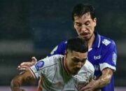Babak pertama, Gol Tunggal Haye Dekatkan Persib ke Trofi Juara