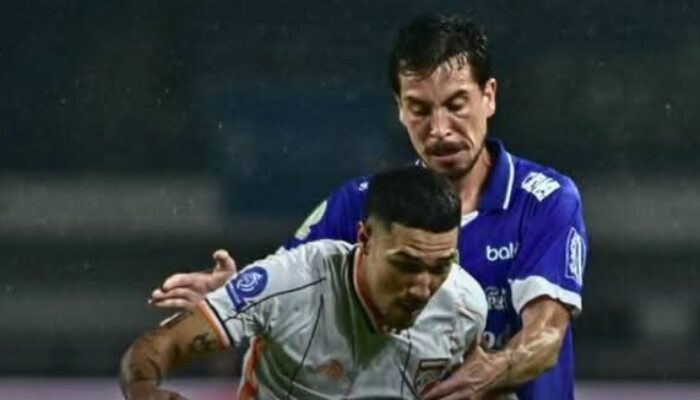 Babak pertama, Gol Tunggal Haye Dekatkan Persib ke Trofi Juara