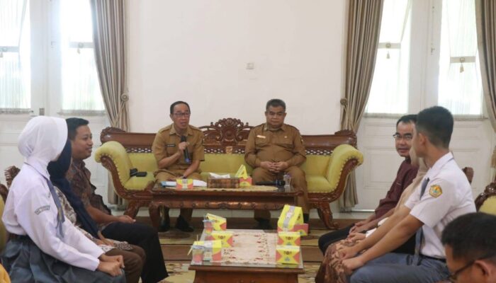 Sekda Lepas Calon Paskibraka Sukabumi ke Tingkat Provinsi