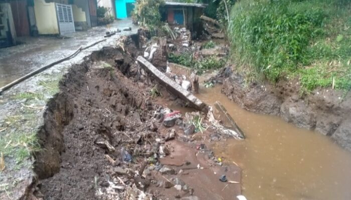 Longsor Sukalarang Terancam Meluas, Warga Minta Penanganan Darurat