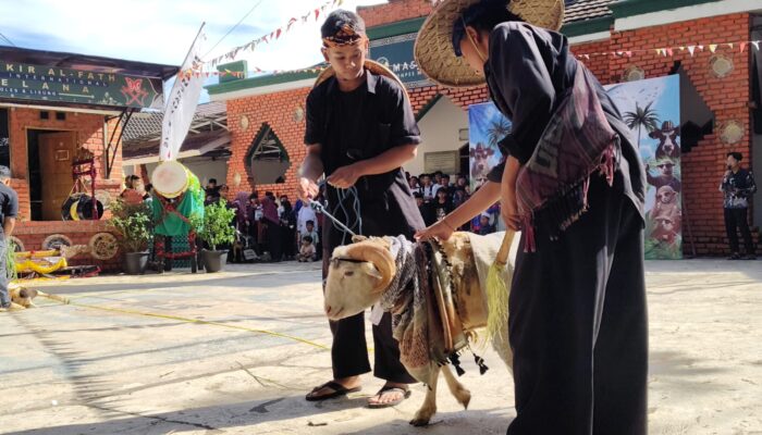 Fashion Show Domba Kurban, Tradisi Kreatif Ponpes Dzikir Al Fath