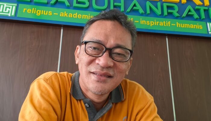 Sosok Kepala Sekolah yang Disukai Guru dan Staf