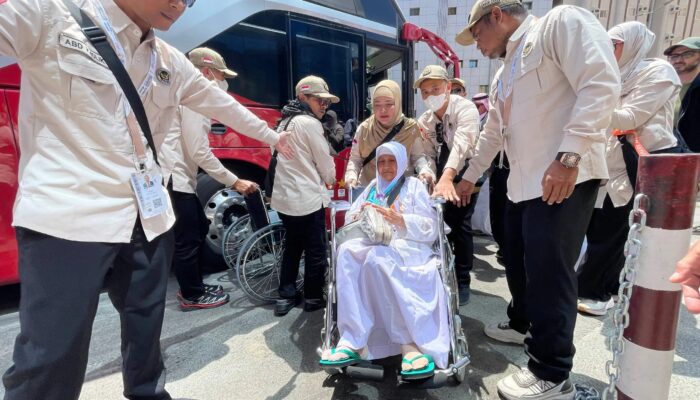 Cuaca Panas 39 Derajat, Jemaah Diminta Jaga Kondisi