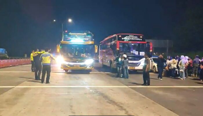 Ribuan Buruh Sukabumi Ikut Padati Monas