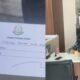 AUDIENSI: Sekretaris Forwacib, Abu Jibril, saat menyerahkan surat audiensi ke Kejaksaan Negeri Kota Sukabumi terkait dugaan kerugian negara Rp2 miliar.