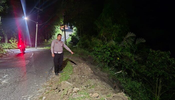 Kecelakaan Tunggal di Palabuhanratu, Truk Masuk Jurang