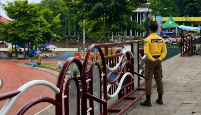 Penampakan 15 Security Jaga Lapangan Merdeka 24 Jam, PKL Minggir!