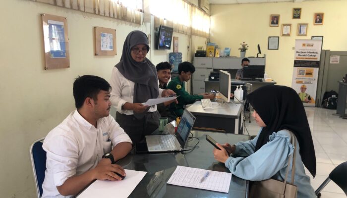 Disnakertrans Sukabumi Prediksi Lonjakan Pembuatan Kartu Kuning Juni 2026