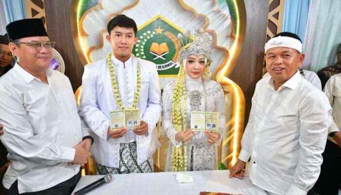 Gubernur Jabar Jadi Saksi Akad Nikah Pasangan Disabilitas, Begini Pesan KDM