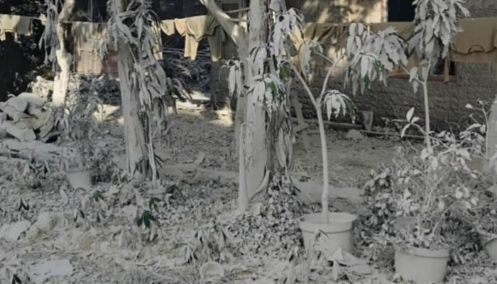 Penampakan Puluhan Rumah di Bogor Terdampak “Hujan Abu” Semen
