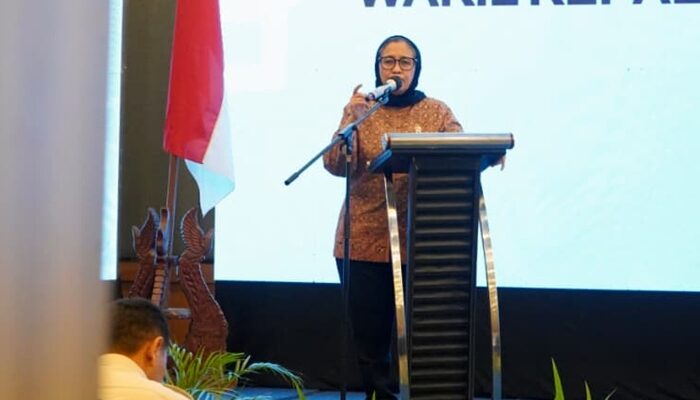 Profil Nanik S. Deyang, Dari Jurnalis ke Kepala BGN