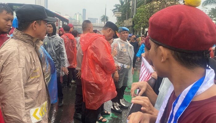 Mahasiswa Desak Prabowo-Gibran Mundur, Soroti BBM dan Pendidikan