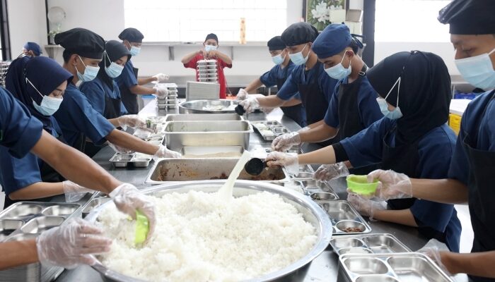 Komisi IX Desak Audit Menyeluruh Program MBG
