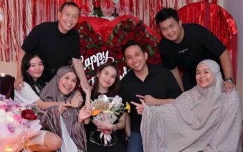 Ayu Ting Ting Rayakan Ulang Tahun ke-34