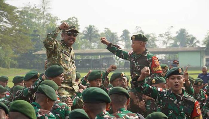 Bupati Sukabumi Melepas Ratusan Prajurit Yon Armed 13 Nanggala Bertolak ke Perbatasan RI-Malaysia