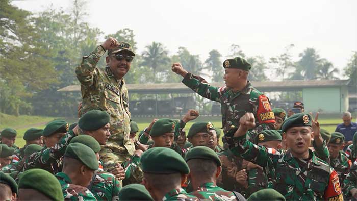 Bupati Sukabumi Melepas Ratusan Prajurit Yon Armed 13 Nanggala