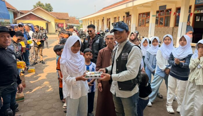 Kompak Dua Komunitas Motor Ini Tunjukan Kepedulian Sosial dan Berbagi Kebahagiaan