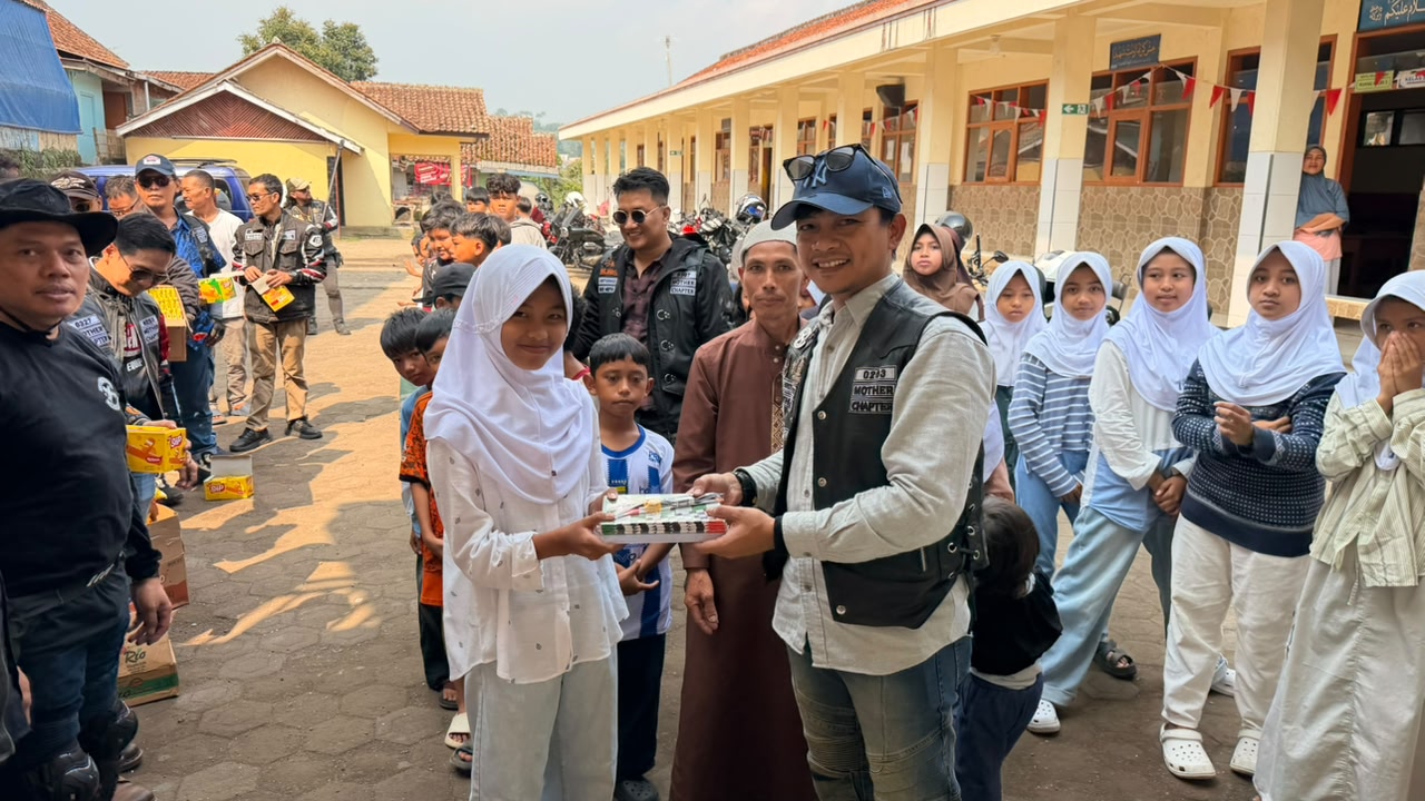 Kompak Dua Komunitas Motor Ini Tunjukan Kepedulian Sosial dan Berbagi Kebahagiaan