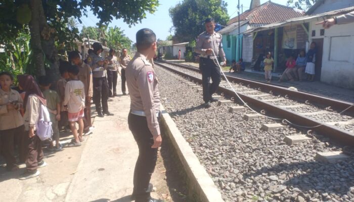 Dua Pengendara Motor di Sukabumi Tewas Tertemper KA Pangrango