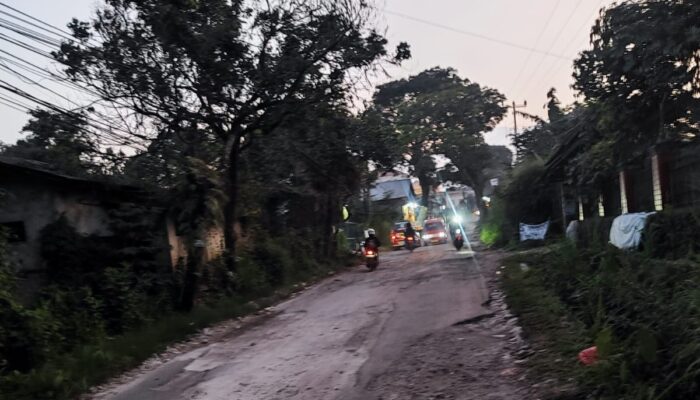 Sering Makan Korban, Aktivis Desak Perbaikan Jalan Cisaat–Kadudampit