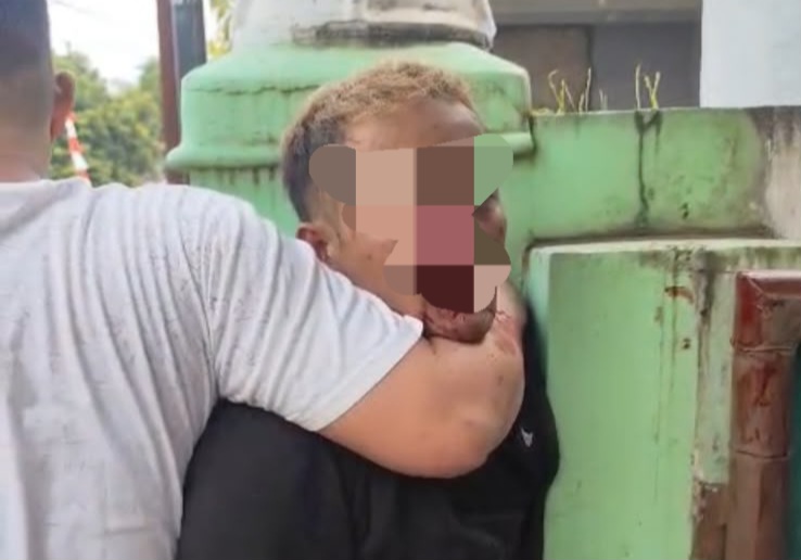 Suasana saat salah satu pelaku curanmor diamankan warga di Kampung Cibodas, Desa Cisarua, Kecamatan Nagrak