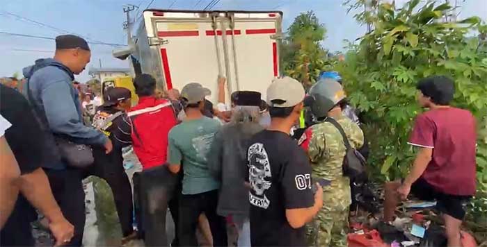 Truk Dihantam KA Pangrango di Cibadak, Satu Tewas Dua Luka