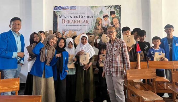 Mahasiswa UBSI Sukabumi Tanamkan Nilai Islam kepada Anak Panti di Era Digital