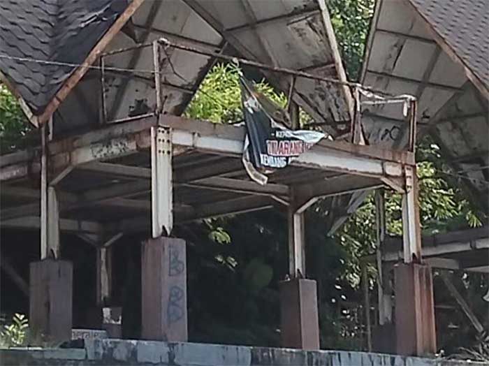 Mezzanin Gazebo Pantai Karanghawu