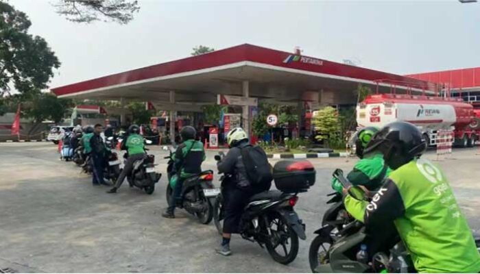 Pengaruh Kenaikan Harga Pertamax terhadap Pendapatan Pengemudi Ojek Online di Sukabumi