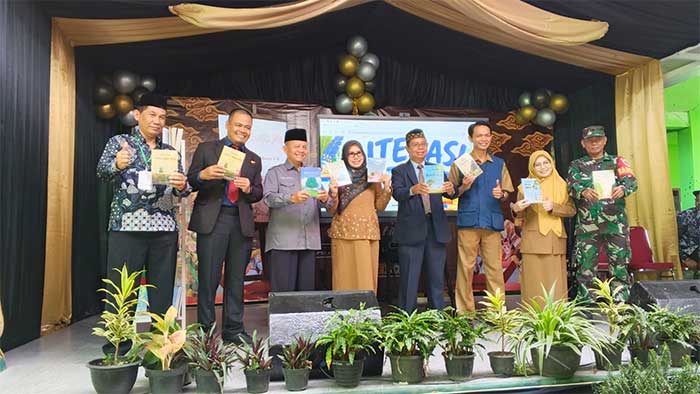 SDN Genteng Kota Sukabumi Luncurkan 9 Buku Karya Siswa