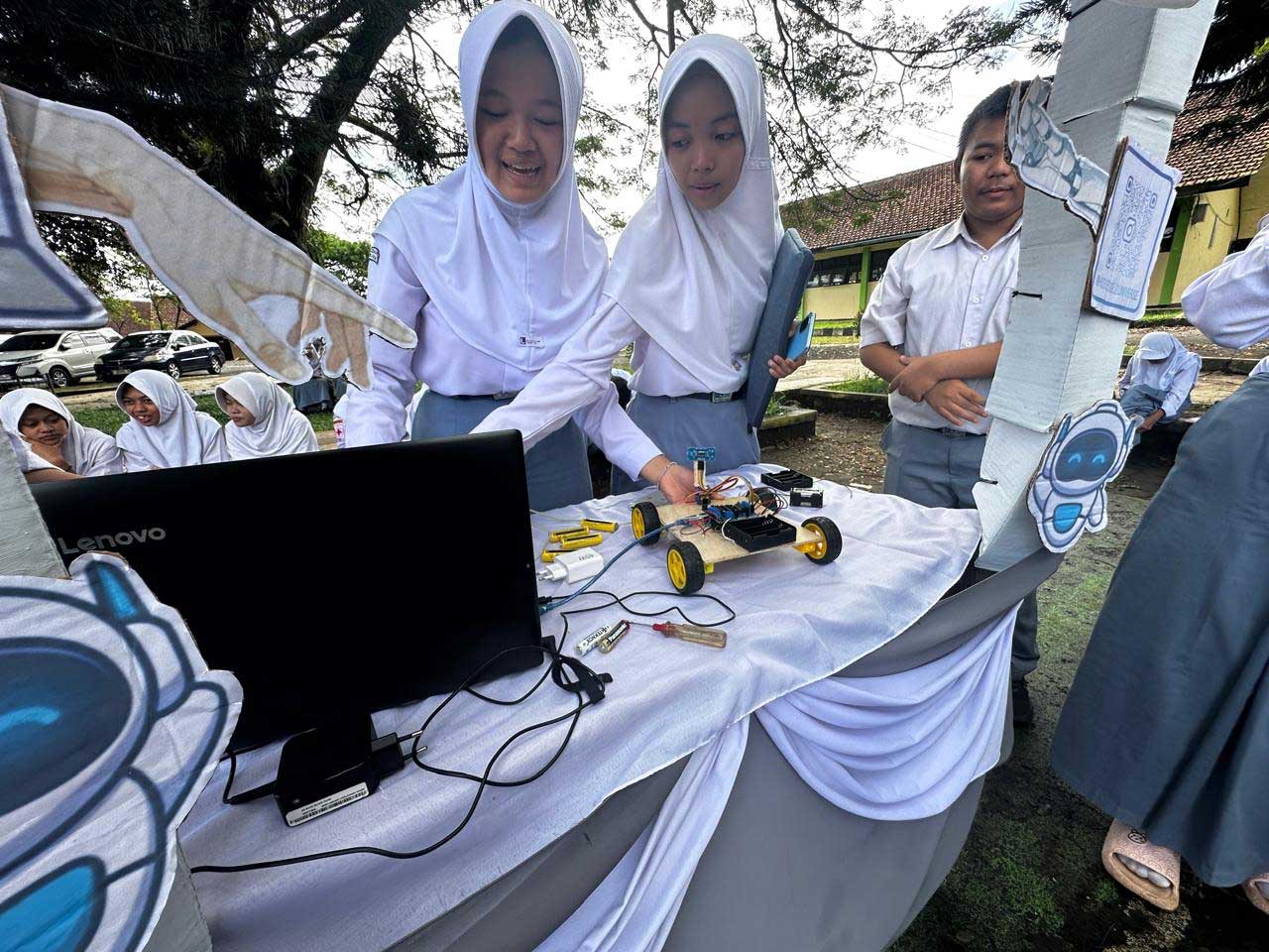 SMKN 1 Cibadak Lahirkan Inovator Muda Teknologi