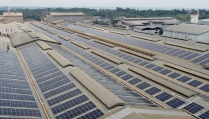 Instalasi Panel Surya pada Gudang dan Fasilitas Logistik untuk Efisiensi Perusahaan