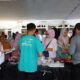 Warga Cibeureum Sukabumi Berburu Sembako
