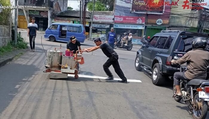 Dishub Kota Sukabumi Percantik Marka Jalan Demi Keselamatan