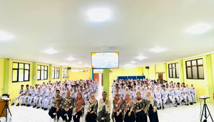 334 Mahasiswa STIKes Sukabumi Angkat Janji, Siap Layani Pasien
