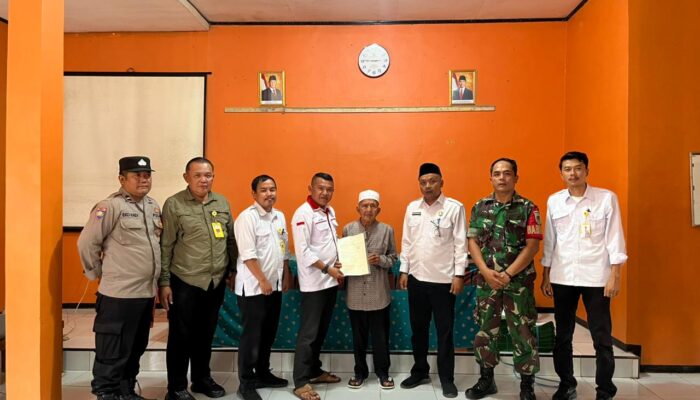 Kantah Sukabumi Serahkan 167 Sertipikat PTSL di Pabuaran