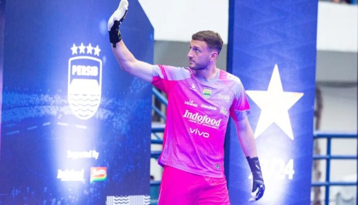 Persib Bandung Resmi Berpisah dengan Kiper Asing Adam Przybek