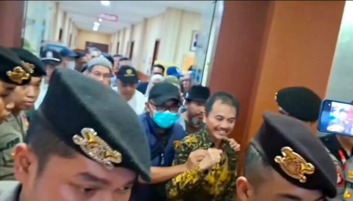 Pagi Ini, Roy Suryo dan Dokter Tifa digiring ke Polda Metro