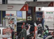 Pertamina Patra Niaga resmi menaikkan harga Pertamax dan Pertamax Green mulai 10 Juni 2026. Pertamax naik dari Rp12.300 menjadi Rp16.250 per liter, sementara Pertamax Green dari Rp12.900 menjadi Rp17.000 per liter.