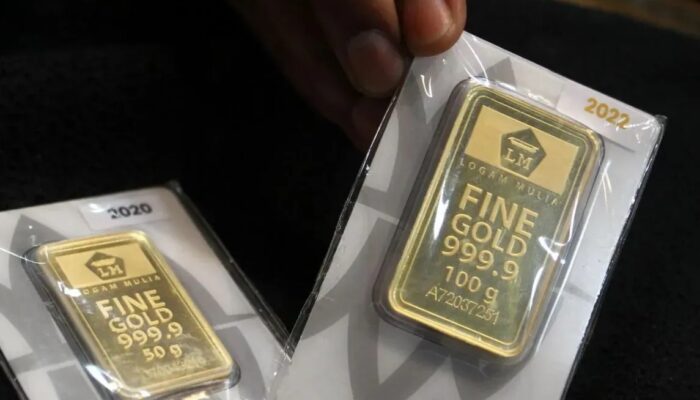Hari ini, Harga Emas Antam Turun Rp15.000 per Gram