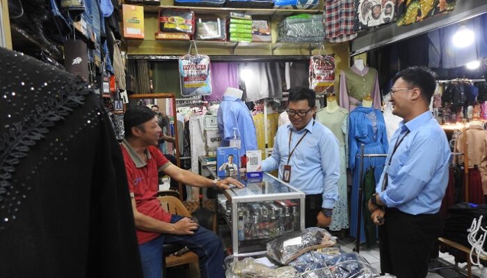 Cerita Pedagang Pasar Cibadak, Jatuh Bangun Kemudian Bangkit Usai ‘Disuntik’ Mantri BRI