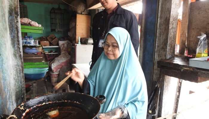Nunung Nurjanah: Menjaga Warisan Kuliner Sukabumi