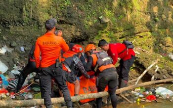 Bocah 5 Tahun Hanyut di Sungai Cicatih Sukabumi Ditemukan Tewas
