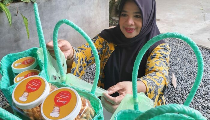 Kisah UMKM di Cimahi, Omzet Meningkat Berkat Pelatihan Sertifikasi Halal BRI Peduli