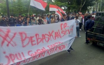 Kawal Sidang Putusan dr. Silvi, Mahasiswa Serbu Kejari Kota Sukabumi