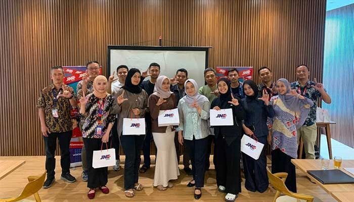 JNE Bandung Perkuat Kolaborasi dengan UMKM Kota Bandung melalui Ruang Kolaborasi