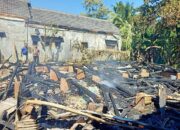 Rumah Panggung di Jampangkulon Hangus