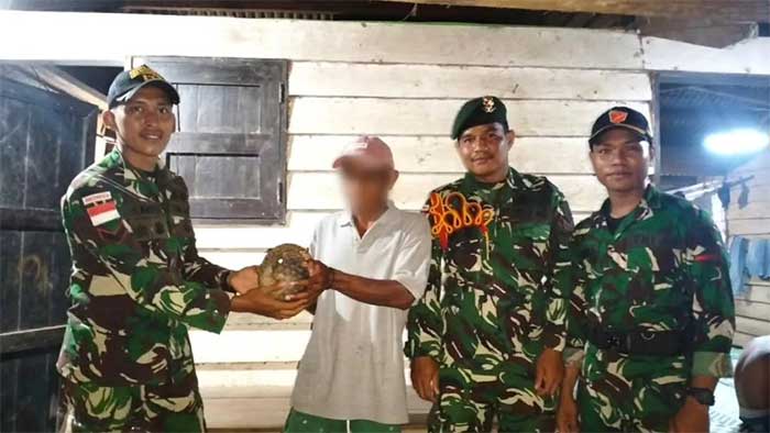 Selamatkan Trenggiling, Satgas Yonarmed 13 Kostrad